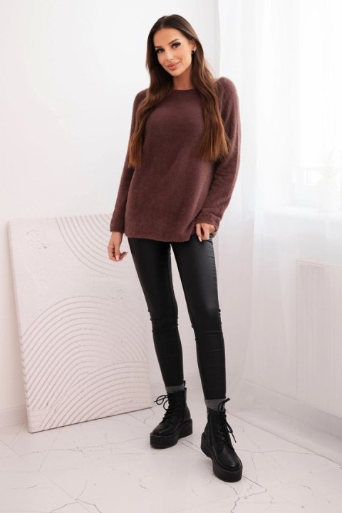 Sweter damski z miękkiej dzianiny z okrągłym dekoltem camelowy