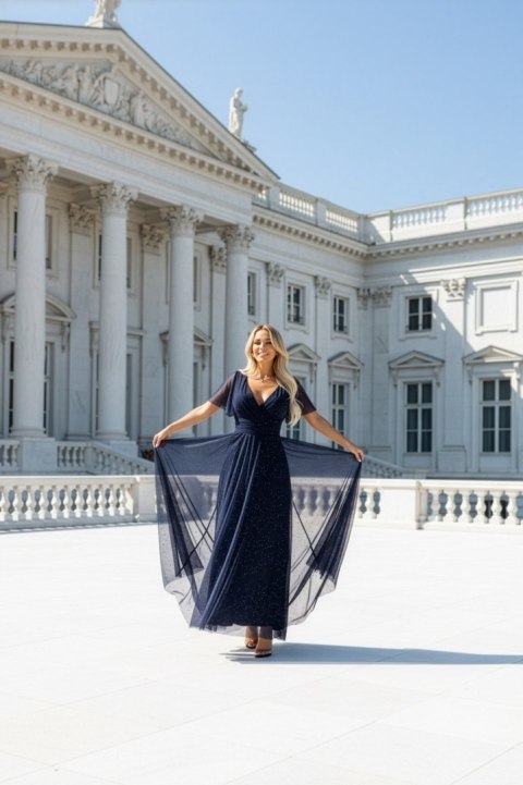 635-3 MELANIA długa błyszcząca suknia z dekoltem i krótkim rękawkiem - granatowa