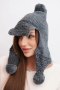 Czapka damska zimowa z wełną z daszkiem i pomponami K475 grafitowa