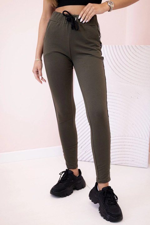 Spodnie damskie dresowe z lampasem i wiązaniem w pasie khaki  
