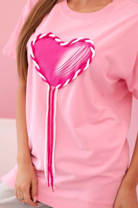 T-shirt damski bawełniany  oversize z sercem i frędzlami jasno różowa  