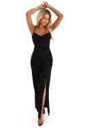 645-1 Dopasowana sukienka maxi z kopertowym dekoltem i rozcięciem - czarna z eleganckim wzorem