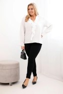 Bluzka damska wiskozowa Plus Size z falbaną i ozdobną broszką biała