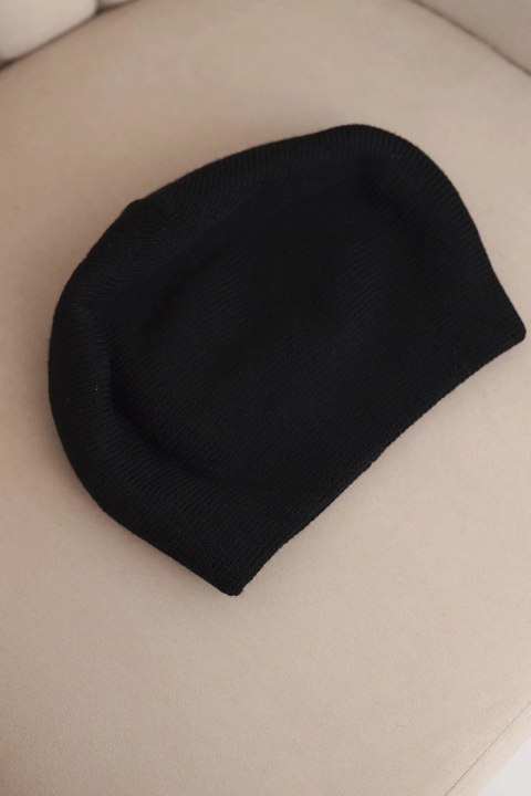 Czapka damska wełniana klasyczna gładka beanie K420 czarna