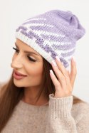 Czapka damska zimowa wełniana z geometrycznym wzorem i dżetami K469 fioletowa