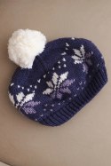 Czapka damska zimowa wełniana z motywem śnieżynek i pomponem K457 ciemno fioletowa