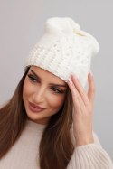Czapka damska zimowa z wełną zdobiona cekinami i splotem K473 ecru