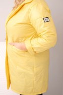 Kurtka damska Plus Size pikowana z ozdobnymi guzikami i kołnierzem żółta