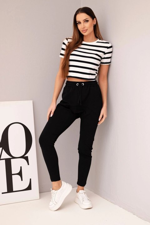 Spodnie damskie dresowe z elastycznym pasem i troczkiem czarne