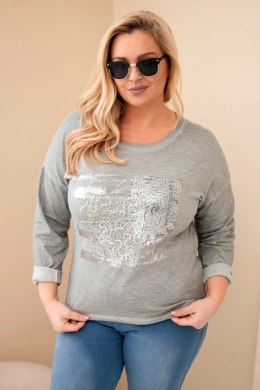 Bluzka damska Plus Size przecierana z nadrukiem i dłuższym tyłem khaki