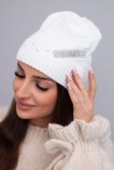 Czapka damska wełniana zimowa z ozdobnym paskiem cyrkonii K402 biała