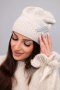 Czapka damska wełniana zimowa z ozdobnym paskiem cyrkonii K402 jasno beżowa