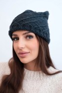 Czapka damska wełniana zimowa z ozdobnym splotem K403 grafitowa