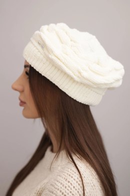 Czapka damska wełnianba zimowa z ozdobnymi kryształkami K399 ecru
