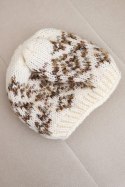 Czapka damska zimowa w kolorowe wzory z grubym ściągaczem K353 ecru+brązowy melanż
