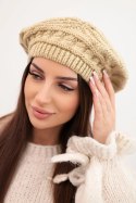 Czapka damska zimowa wełniana o luźnym fasonie i ozdobnym splocie K378 beżowa