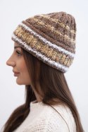 Czapka damska zimowa z kolorową przędzą i elastycznym ściągaczem K352 cappuccino