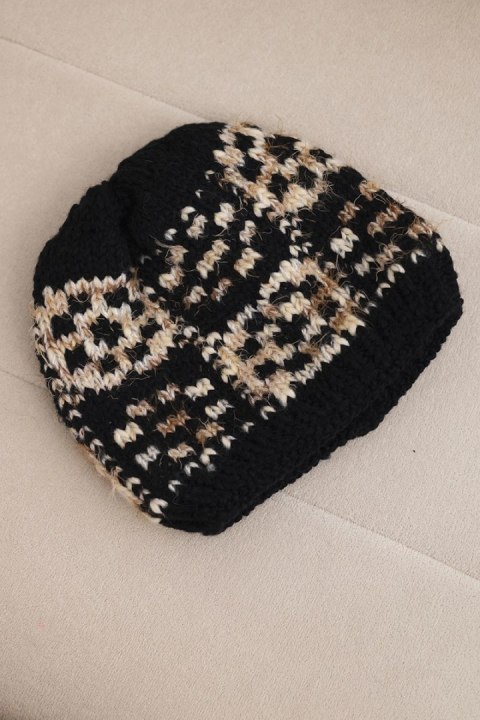 Czapka zimowa damska z kolorową przędzą i grubym ściągaczem K355 czarny+beżowy