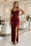 647-1 Dopasowana długa sukienka maxi z kopertowym dekoltem i rozcięciem - bordowa