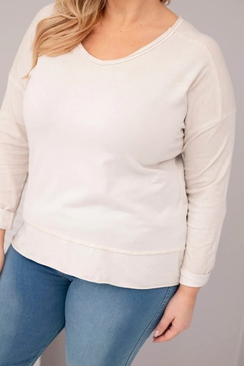 Bluzka damska Plus Size przecierana z dekoltem V i dłuższym tyłem beżowa
