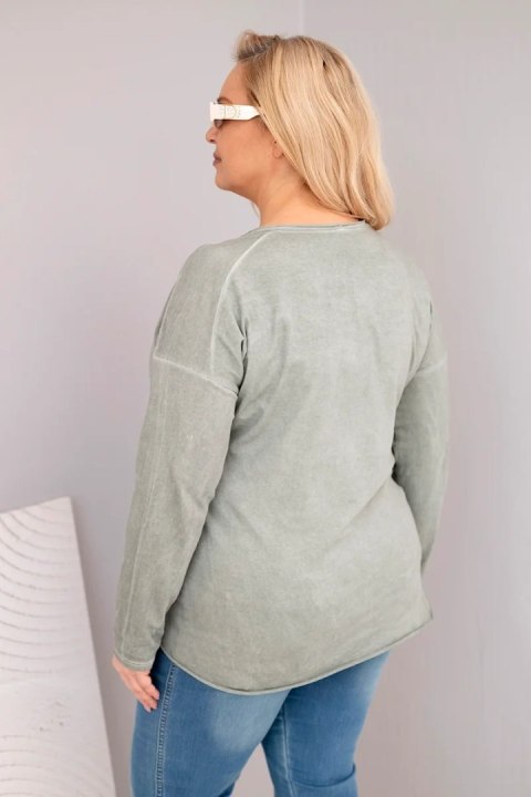 Bluzka damska Plus Size przecierana z dekoltem V i dłuższym tyłem khaki