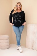 Bluzka damska Plus Size przecierana z napisem i perełkami czarna