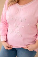 Bluzka damska Plus Size przecierana z napisem i perełkami jasno różowa