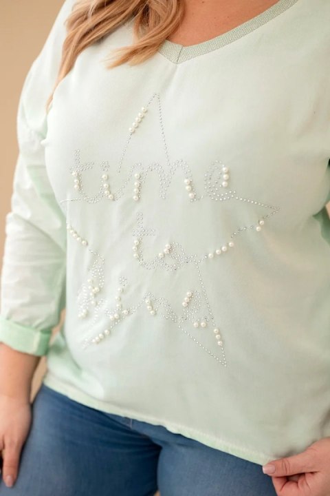 Bluzka damska Plus Size przecierana z napisem i perełkami miętowa