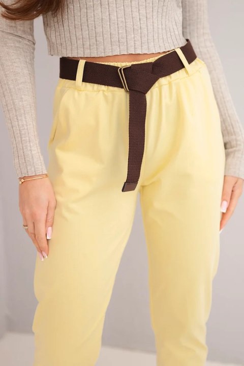 Spodnie damskie bawełniane z paskiem i podwijaną nogawką żółte