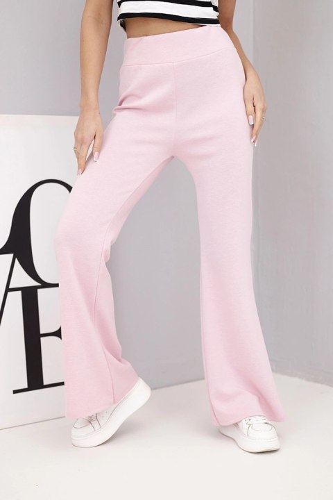 Spodnie damskie masełko z rozszerzaną nogawką jasno różowe
