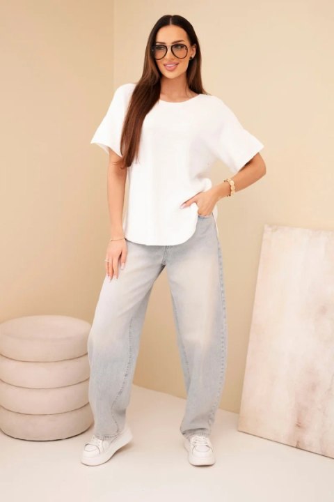 Sweter damski z krótkim rękawem o luźnym kroju biały