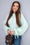 Sweter damski z dodatkiem moheru z grubym splotem i ozdobnymi rękawami miętowy