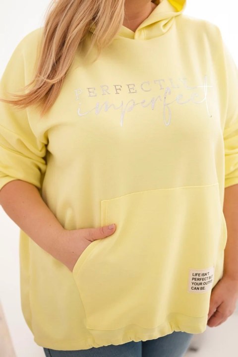 Bluza damska Plus Size z kapturem i nadrukiem żółta