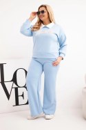 Komplet damski masełko Plus Size z szerokimi nogawkami i kołnierzykiem niebieski