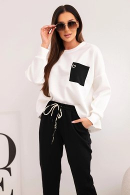 Komplet damski masełkowy z kontrastową kieszonką czarny