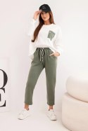 Komplet damski masełkowy z kontrastową kieszonką khaki