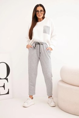 Komplet damski masełkowy z kontrastową kieszonką szary