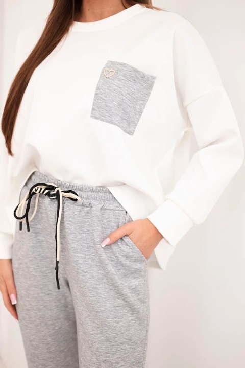 Komplet damski masełkowy z kontrastową kieszonką szary