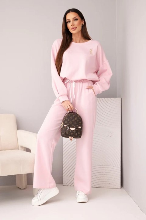 Komplet damski masełko bluza z broszką i spodnie z prostą nogawką ciemny pudrowy róż
