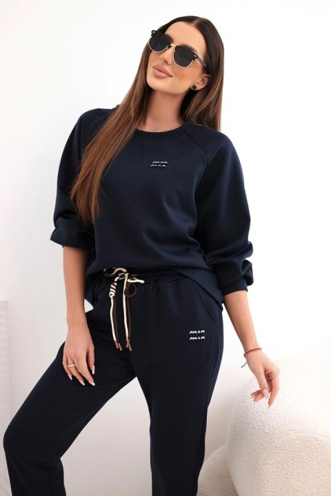 Komplet damski masełkowy z wiskozy z bluzą i spodniami granatowy