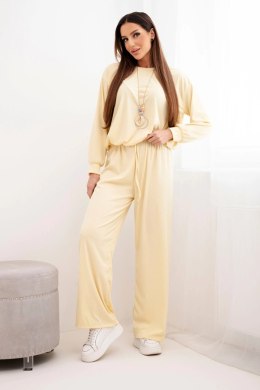 Komplet damski wiskozowy bluza z wisiorkiem i szerokie spodnie żółty