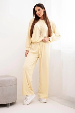 Komplet damski wiskozowy bluza z wisiorkiem i szerokie spodnie żółty