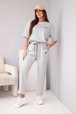 Komplet damski wiskozowy masełko z krótkim rękawem i spodniami z podwijaną nogawką szary