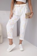 Spodnie damskie wiskozowe w kwiaty z paskiem białe