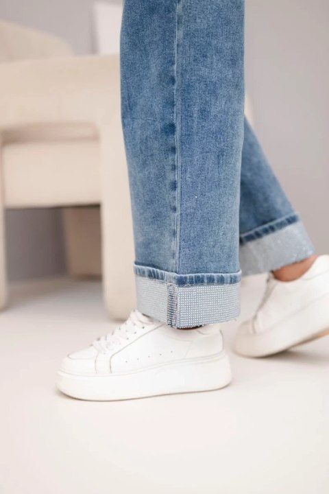 Spodnie damskie z szeroką nogawką i zdobionym dołem jeansowe