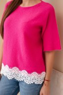 Sweter damski z krótkim rękawem i koronką fuksja