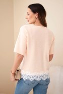 Sweter damski z krótkim rękawem i koronką łososiowy