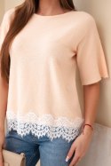 Sweter damski z krótkim rękawem i koronką łososiowy