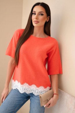 Sweter damski z krótkim rękawem i koronką malinowy