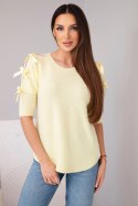 Sweter damski z krótkim rękawem i ozdobnymi kokardkami żółty
